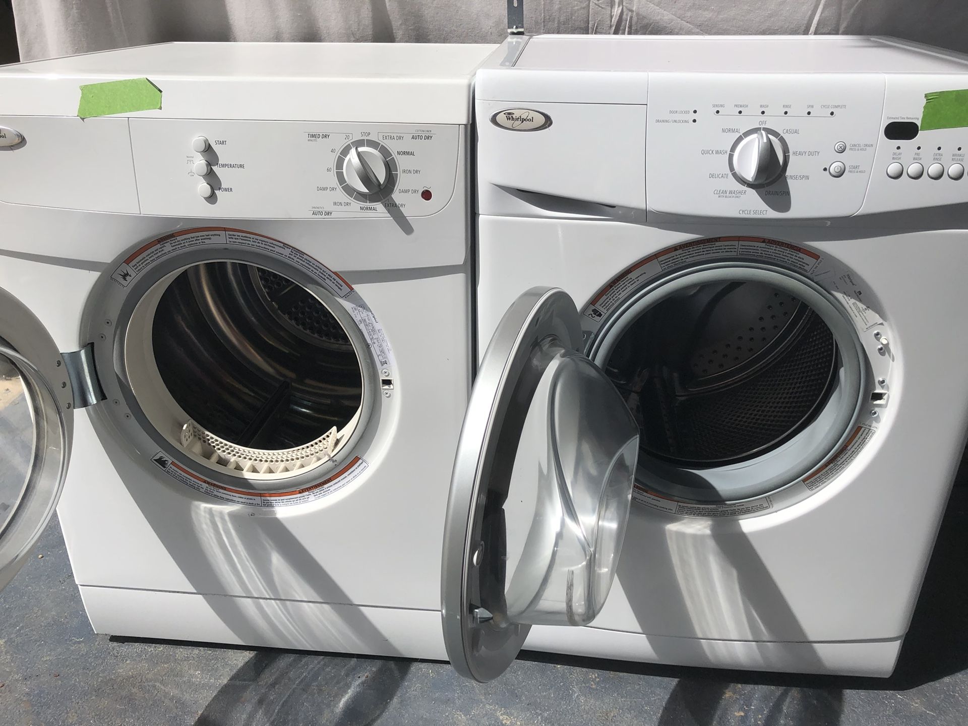 220v Frontloading Whirlpool Stackable washer Dryer Combo