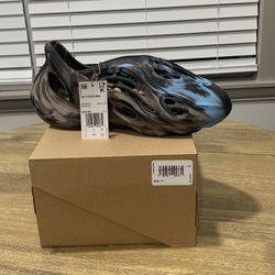 YEEZY FOAM RNR MX CINDER