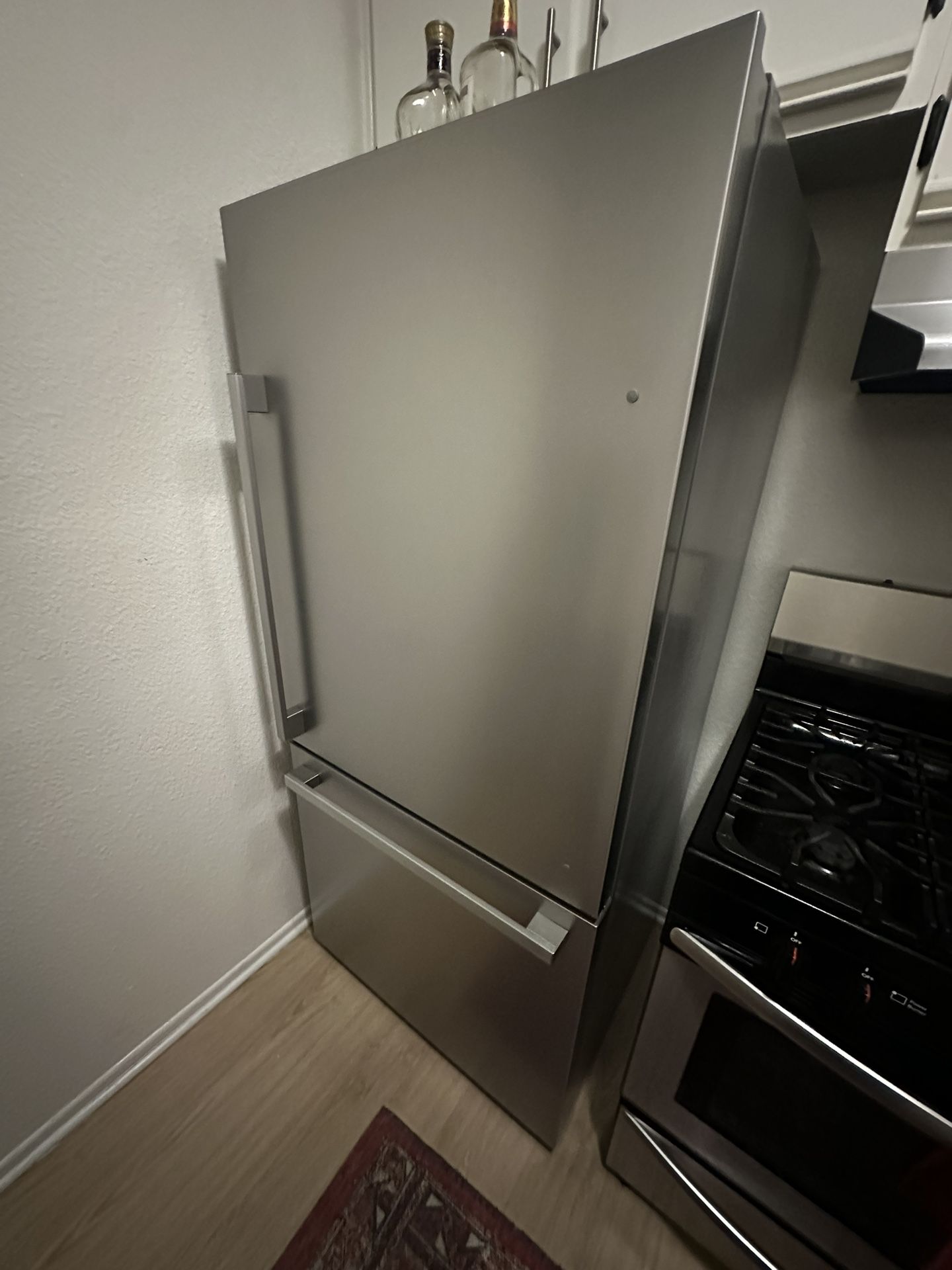 Hisense Bottom-Freezer Refrigerator