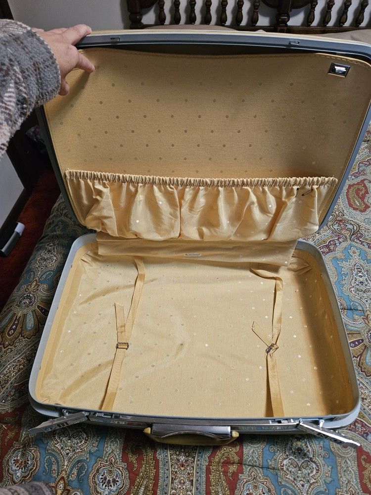 Nice Vintage Samsonite Suitcase Yellow Hardside