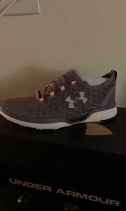 Under armor woman running shoes