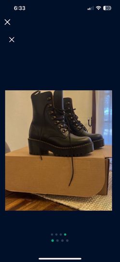 7”1/2 Woman’s Leather Dr Martens For Sale
