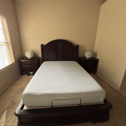 Four Piece Queen Size Bedroom Set