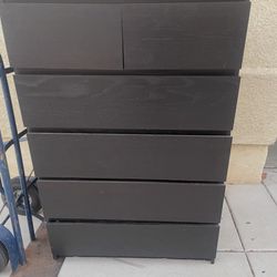 color black 