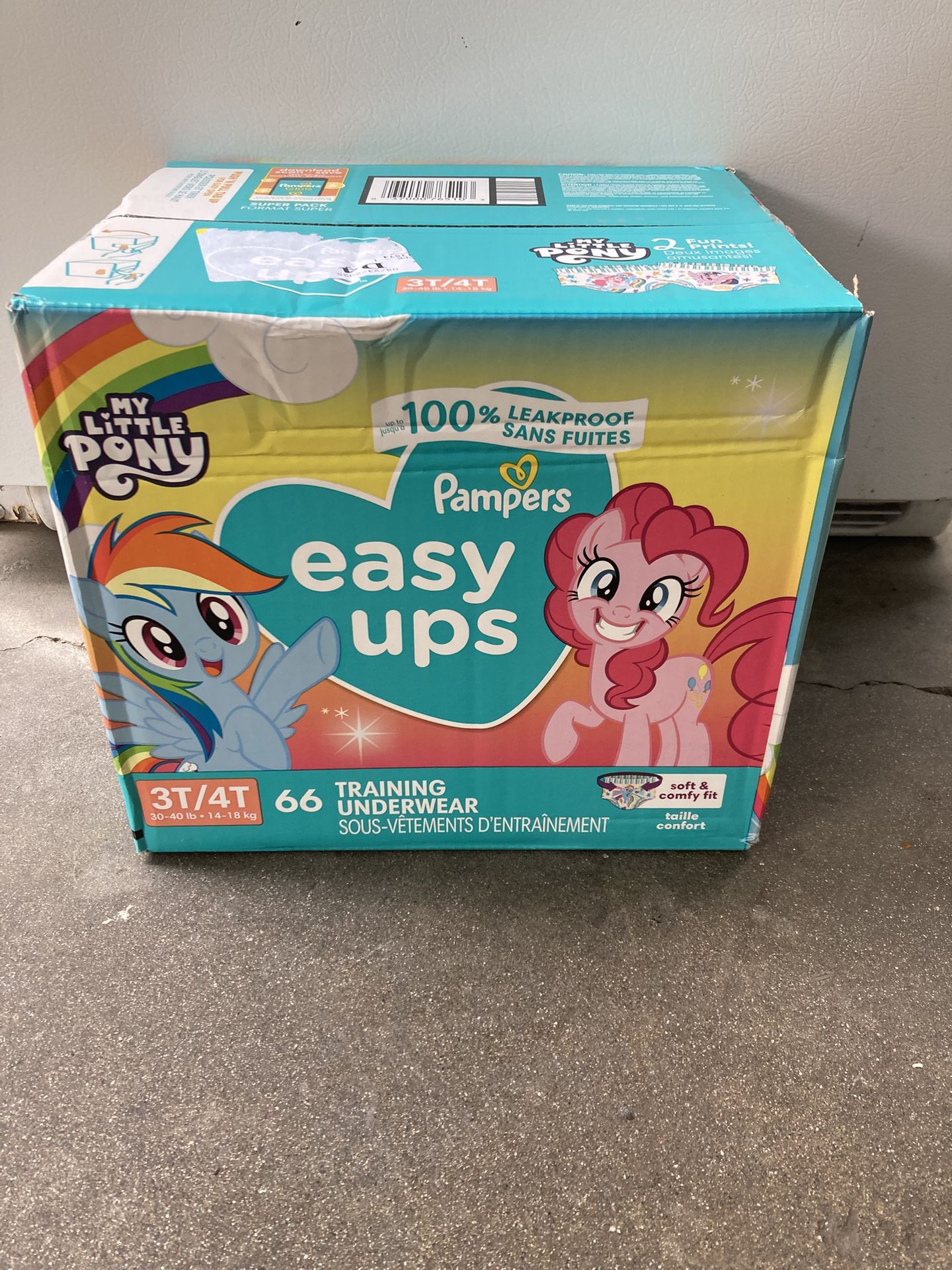 Pampers easy ups SIZE 3T / 4T 66 pañales
