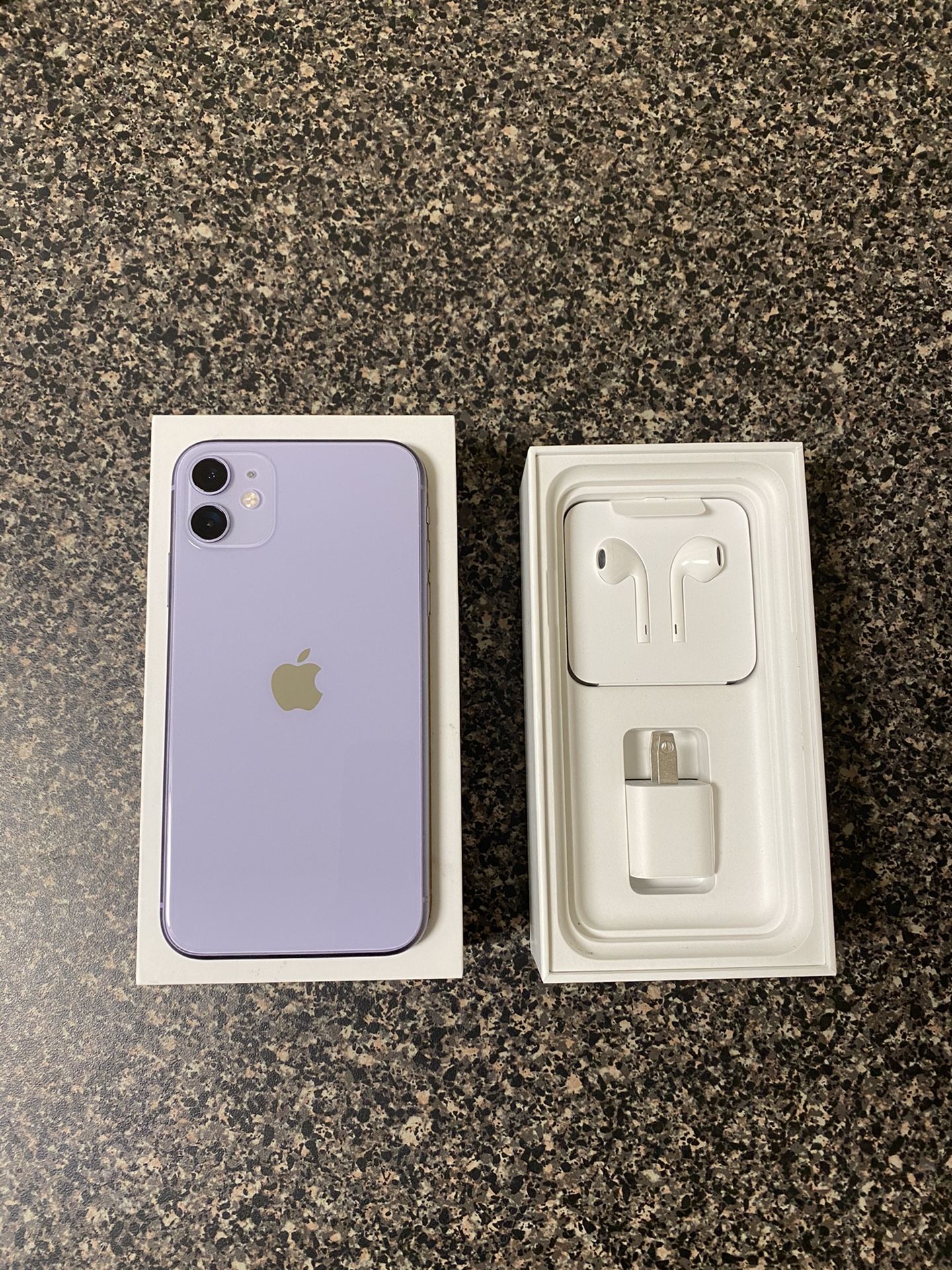 BRAND NEW IPHONE 11 (LAVENDA) //64GB (FACTORY UNLOCKED)