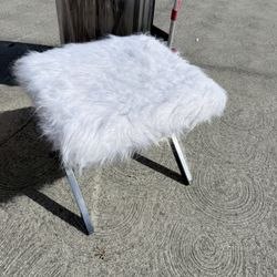 White Faux Fur Bench – Chrome X Base – Glam Vanity / Bedroom Bench
