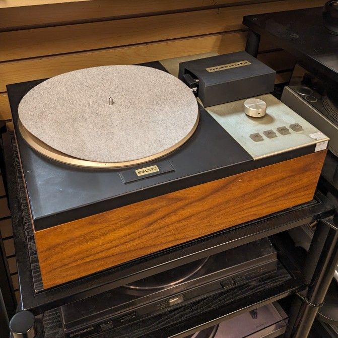 Marantz SLT-12U Linear-Tracking Turntable