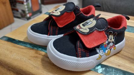 Kids tennis size 5