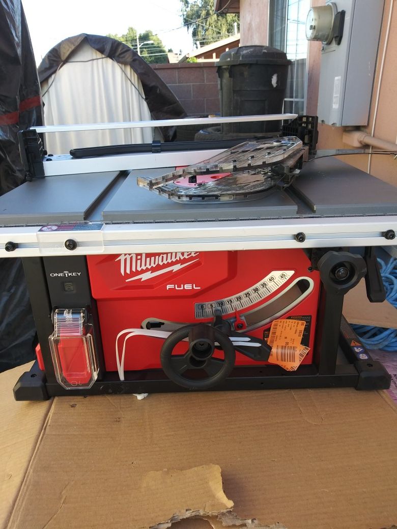 Table saw new all complete battery and charger