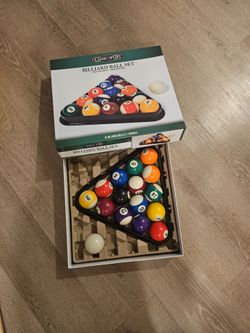 Complete Billiard Ball & Pool Cue Set