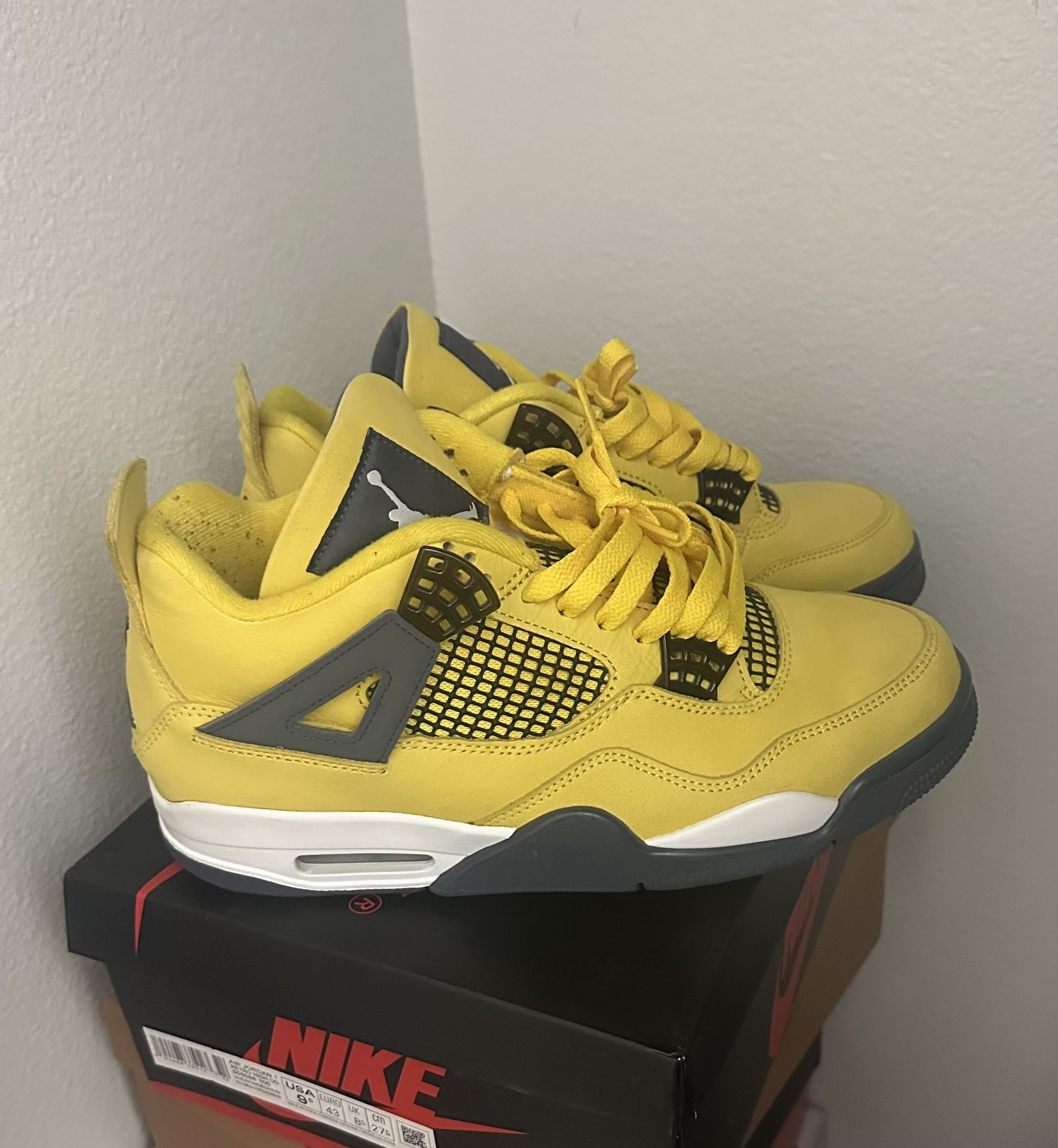 Jordan 4 “Lightning”