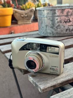 Vintage Yashica elite 80zoom - 35mm film camera