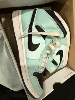 Wmns Air Jordan 1