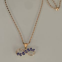 Chain and medal in gold plated infinity style