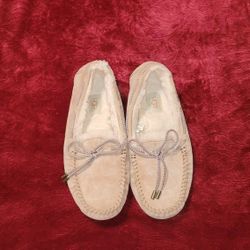 Uggs UGG Men's Size 9 Driving Moccasins Suede LEATHER Indoor/Outdoor Slippers  Excellent Condition Price Is Firm Cash Only 