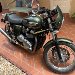 Triumph Thruxton Motorcycle 