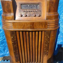 Vintage Philco Radio