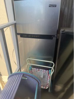 Mini refrigerator