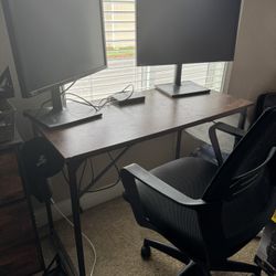 Limited Deal!! Computer desk with dual Samsung monitors and docking station for sale