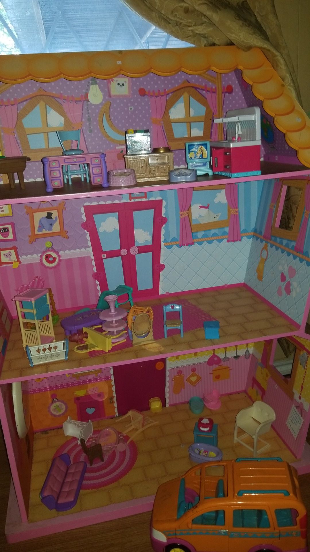 Lalaloopsy big doll house with toys