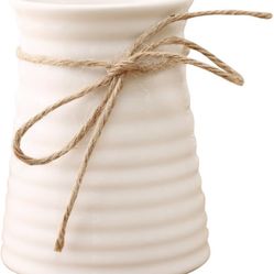 5.7inches Modern Ribbed Design Small White Ceramic Decorative Tabletop Centerpiece Vase/Flower Pot