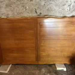 Wood dining Room Table (PICK UP ONLY)