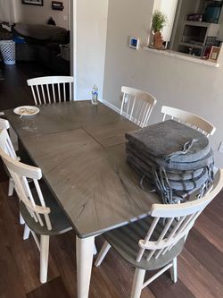 Farmhouse table 6 seats