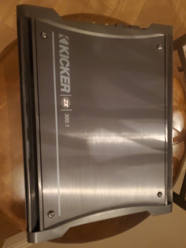 Kicker Amp