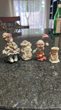Ceramic figurines