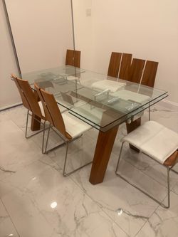 Beautiful table open with six chair real wood