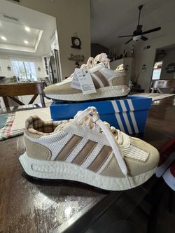 Adidas Sneakers