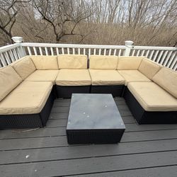 OUTDOOR WICKER SECTIONAL W/TABLE