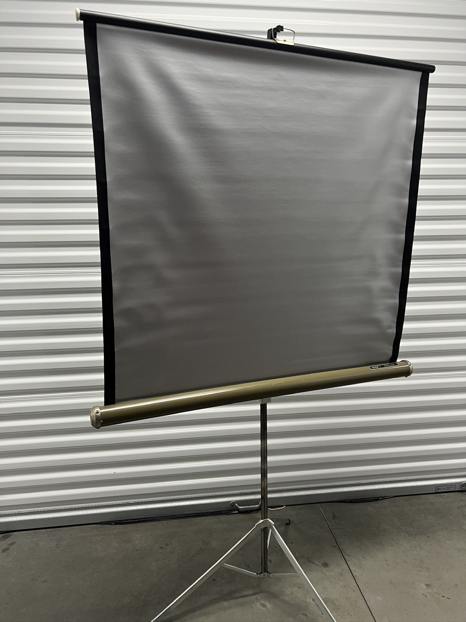 Projector Screen