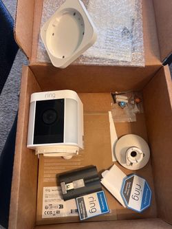 Ring Security Camera - New - Never used. / with one battery