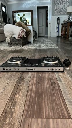 Numark idj pro IPad dock turntable