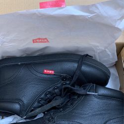 Levi’s Cooper Cacti Size 3.5 boys Shoes