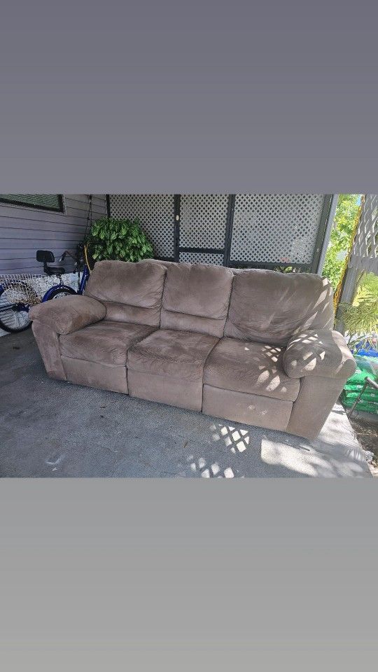 Couches Recliners