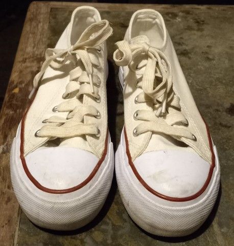 Thick Sole Converse Style Shoes Size 7