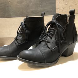 ROCKET DOG Black Suede Heeled Side Zip Lace Up Boots Women's - SZ 9.5M