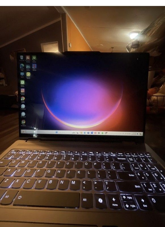 Lenovo - Yoga 7 2-in-1 16" 2K Touchscreen Laptop - AMD Ryzen 5 8640HS with 8GB Memory - 512GB SSD - Artic Grey