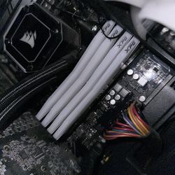 XPG Ram (32G) RGB