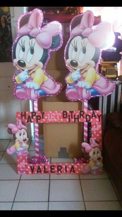 Baby Minnie stands and photo frame