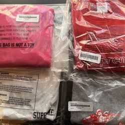 Supreme Tee’s - Medium