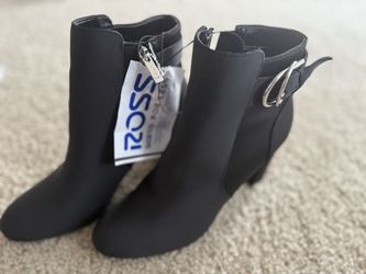 Women 8.5 Black Professionl Shoes 