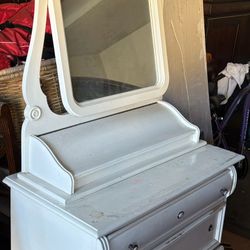 Antique Dresser. 2pc 