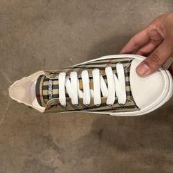 Burberry Converse 