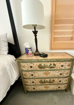 Night stands/dressers