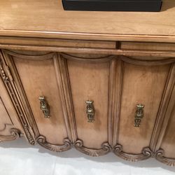 French Provincial Bedroom Furniture / vintage/ triple Dresser / Armoire/ night Cabinet : $2000. obo