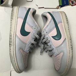 4-4.5 y Nike dunks